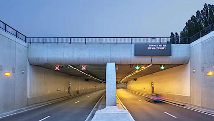 Je mag niet stoppen en parkeren in een tunnel